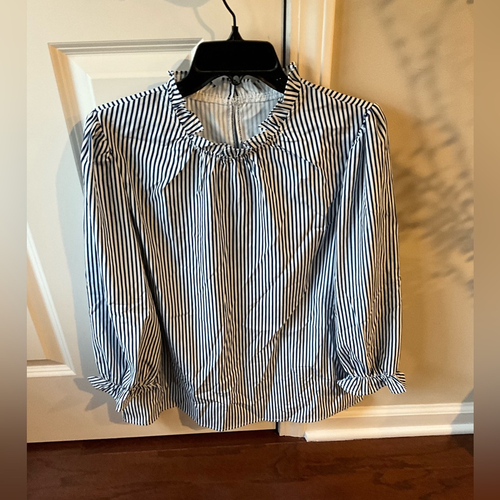 NWT AVANOVA Striped Blue and White Women's Top size Medium